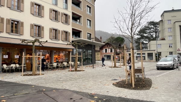 La Place du Midi à l’entrée d’Aigle fait peau neuve